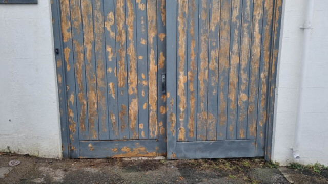 Before Painting Front Gate Eastern Place Brighton